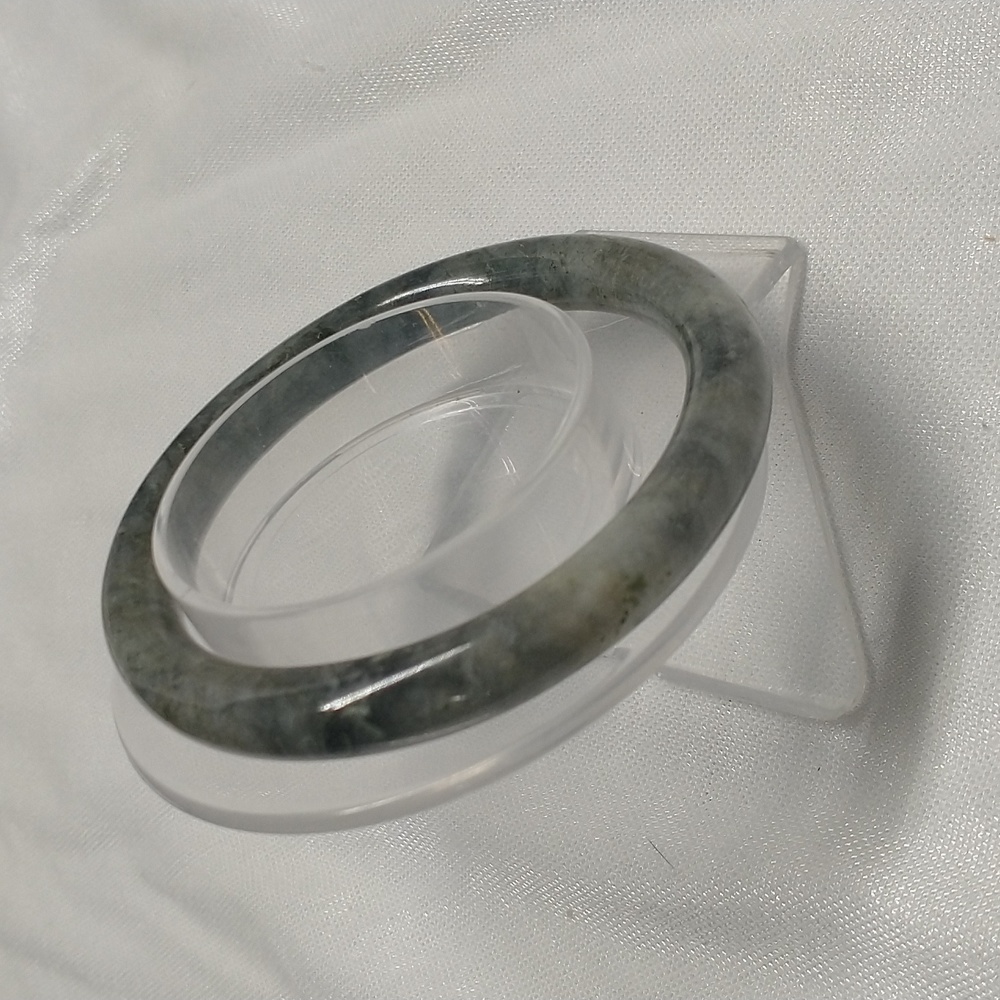 Jadeite bangle - Picture 3 of 6